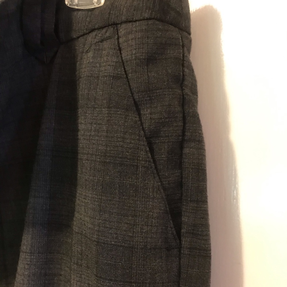 Daisy Fuentes patterned slacks - Picture 10 of 11